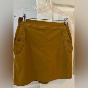 Athleta Women’s Vienna Cargo Skirt Skort, Brass Gold Mustard, Size 6